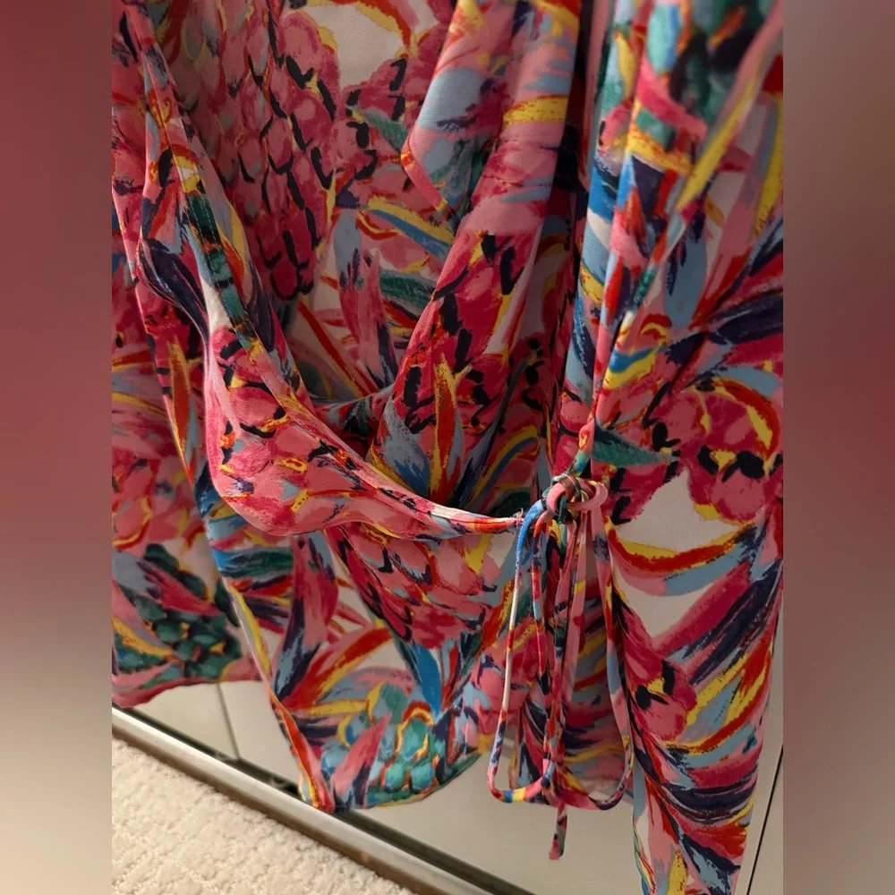 Violet & Claire Pineapple wrap tank - Picture 2 of 5